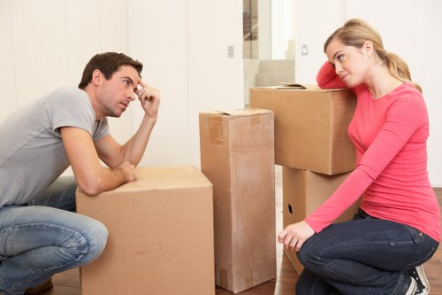 Packing boxes and furniture for mobile self storage in Streatham
